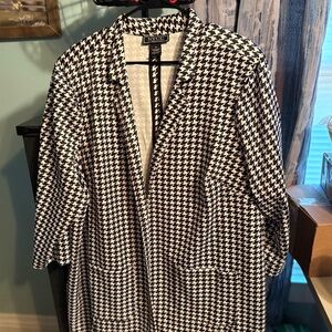 NYC Women's Black and White Houndstooth Blazer